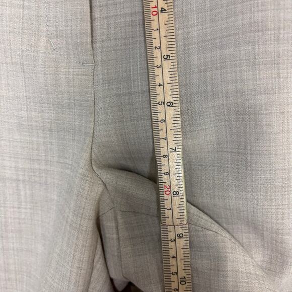 Express Editor Trouser Shorts Neutral Cream Dressy Workwear Sz 2 Low Rise - Picture 5 of 7